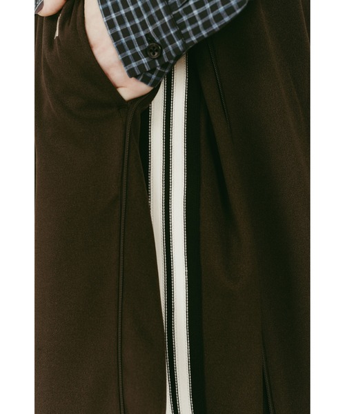 Knuth Marf（クヌースマーフ）の「Knuth Marf zip-up track pants（その他パンツ・レディース・ブラック/ブラウン・X-SMALL/SMALL/MEDIUM）」の16枚目の写真