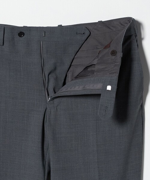 UNITED ARROWS（ユナイテッドアローズ）の「トロピカル ノープリーツ スラックス COMFORT EASY‐MODEL 2WAYストレッチ 撥水（スラックス・メンズ・グレー系/ネイビー・50/48/46）」の21枚目の写真