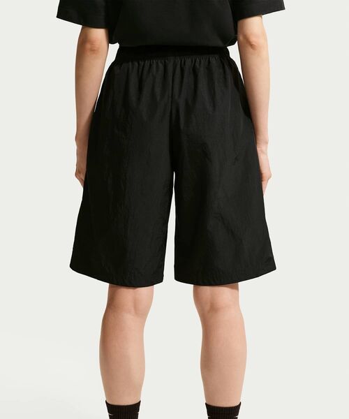 NIKE(ナイキ)の「ナイキ スポーツウェア ウィメンズ ミッドライズ ルーズ ニーレングス ショートパンツ / Nike Sportswear Women's Mid-Rise Loose Knee-Length Shorts IH8465-010 Black(その他パンツ・レディース・ブラック・XS/M/S/XL/L)」の12枚目の写真
