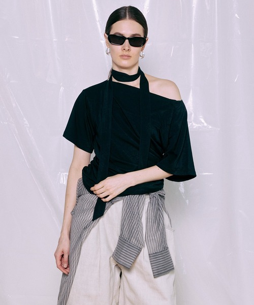 MAISON SPECIAL(メゾンスペシャル)の「Tie Detail 2WAY Twist T-Shirt/タイ付2WAYツイストTシャツ(Tシャツ/カットソー・レディース・ホワイト/ブラック/チャコールグレー・FREE)」の2枚目の写真