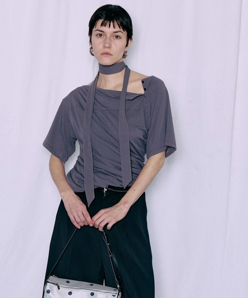 MAISON SPECIAL(メゾンスペシャル)の「Tie Detail 2WAY Twist T-Shirt/タイ付2WAYツイストTシャツ(Tシャツ/カットソー・レディース・ホワイト/ブラック/チャコールグレー・FREE)」の4枚目の写真