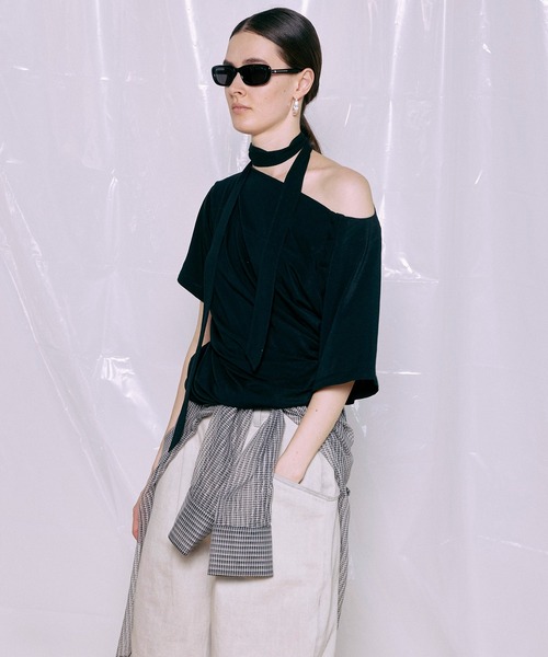 MAISON SPECIAL(メゾンスペシャル)の「Tie Detail 2WAY Twist T-Shirt/タイ付2WAYツイストTシャツ(Tシャツ/カットソー・レディース・ホワイト/ブラック/チャコールグレー・FREE)」の19枚目の写真
