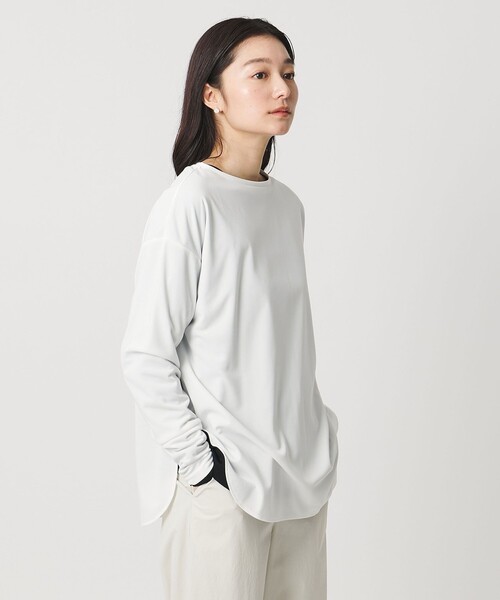MARW UNITED ARROWS(マルゥ ユナイテッドアローズ)の「<MARW UNITED ARROWS>ラウンドヘム ロングスリーブ カットソー UVカット(Tシャツ/カットソー・レディース・ホワイト/ブラック・FREE)」の2枚目の写真