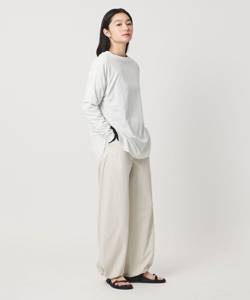 MARW UNITED ARROWS(マルゥ ユナイテッドアローズ)の「<MARW UNITED ARROWS>ラウンドヘム ロングスリーブ カットソー UVカット(Tシャツ/カットソー・レディース・ホワイト/ブラック・FREE)」の5枚目の写真