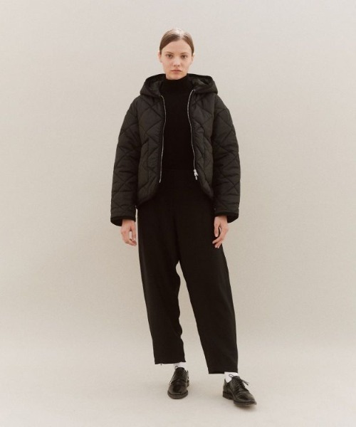 LAVENHAM（ラベンハム）の「Big Quilt Zipped Craydon Womens / ビッグ キルト ジップド クレイドン ウィメンズ（その他アウター・レディース・ダークブラック・10/6/12/8）」の4枚目の写真