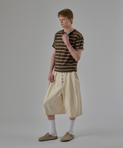 kutir（クティール）の「HENLEY NECK SILVER BUTTON BORDER TSHIRT／ヘンリーネック シルバーボタン ボーダーTEE（Tシャツ/カットソー・メンズ・ブラック/杢グレー/ブラウン・LARGE/MEDIUM）」の4枚目の写真