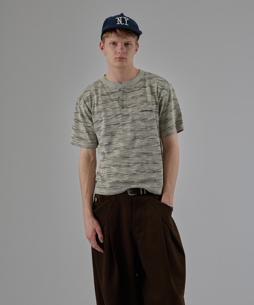 kutir（クティール）の「HENLEY NECK SILVER BUTTON BORDER TSHIRT／ヘンリーネック シルバーボタン ボーダーTEE（Tシャツ/カットソー・メンズ・ブラック/杢グレー/ブラウン・LARGE/MEDIUM）」の17枚目の写真