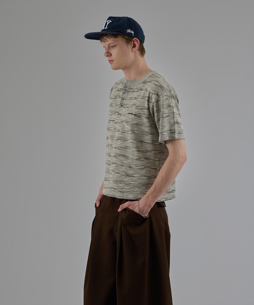 kutir（クティール）の「HENLEY NECK SILVER BUTTON BORDER TSHIRT／ヘンリーネック シルバーボタン ボーダーTEE（Tシャツ/カットソー・メンズ・ブラック/杢グレー/ブラウン・LARGE/MEDIUM）」の18枚目の写真