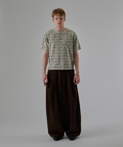kutir（クティール）の「HENLEY NECK SILVER BUTTON BORDER TSHIRT／ヘンリーネック シルバーボタン ボーダーTEE（Tシャツ/カットソー・メンズ・ブラック/杢グレー/ブラウン・LARGE/MEDIUM）」の19枚目の写真