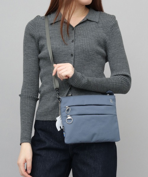 moz(モズ)の「軽量 撥水 ポリエステル サコッシュバッグ ミニショルダーバッグ A5収納対応(ショルダーバッグ・レディース・ブラック/ブルー/オフホワイト・FREE)」の9枚目の写真