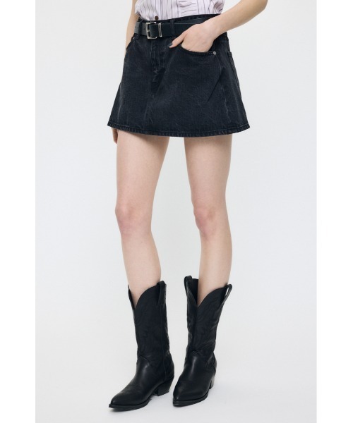 MOUSSY(マウジー)の「LOW SLUNG ミニスコート(デニムスカート・レディース・ブラック/ブルー・1/2)」の7枚目の写真