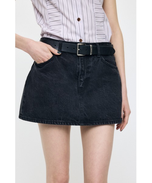 MOUSSY(マウジー)の「LOW SLUNG ミニスコート(デニムスカート・レディース・ブラック/ブルー・1/2)」の8枚目の写真