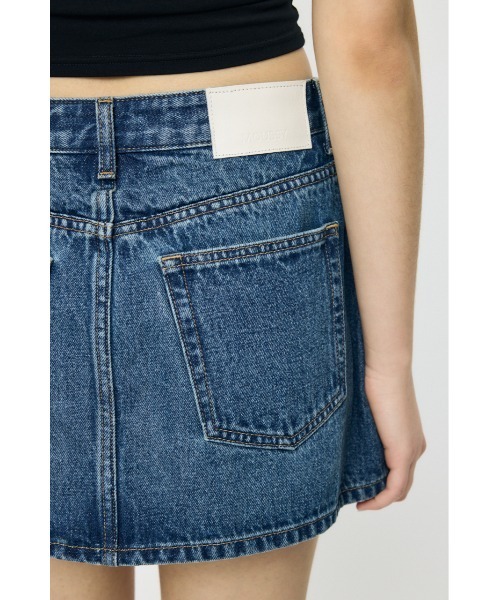 MOUSSY(マウジー)の「LOW SLUNG ミニスコート(デニムスカート・レディース・ブラック/ブルー・1/2)」の20枚目の写真