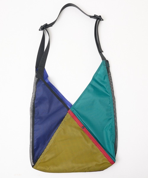 CHUMS(チャムス)の「【CHUMS/チャムス】メッシュトライアングルショルダートートバッグ /Mesh Triangle Shoulder Tote Bag/ユニセックス/11L(ショルダーバッグ・メンズ・ブラック/カーキ/その他・フリー)」の9枚目の写真