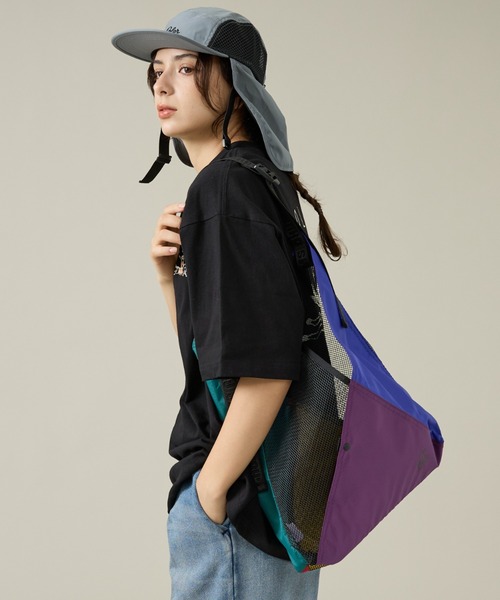 CHUMS(チャムス)の「【CHUMS/チャムス】メッシュトライアングルショルダートートバッグ /Mesh Triangle Shoulder Tote Bag/ユニセックス/11L(ショルダーバッグ・メンズ・ブラック/カーキ/その他・フリー)」の22枚目の写真