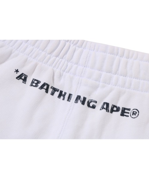 A BATHING APE(アベイシングエイプ)の「HEAVY WASH HAND DRAW FOOTBALL LOGO RELAXED FIT SWEAT SHORTS(その他パンツ・メンズ・ブラック/ホワイト・X-LARGE/XX-LARGE/MEDIUM/SMALL)」の9枚目の写真