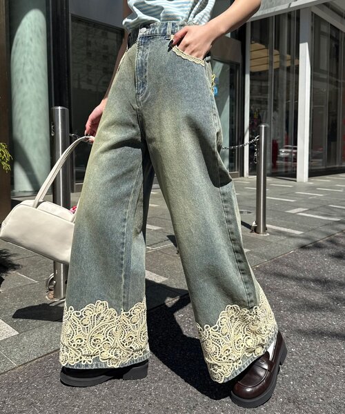 CIAOPANIC(チャオパニック)の「裾レースワイドストレートデニムパンツ(デニムパンツ・レディース・サックスブルー/インディゴブルー・MEDIUM/SMALL/X-SMALL)」の1枚目の写真
