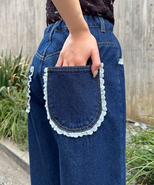 CIAOPANIC(チャオパニック)の「裾レースワイドストレートデニムパンツ(デニムパンツ・レディース・サックスブルー/インディゴブルー・MEDIUM/SMALL/X-SMALL)」の7枚目の写真