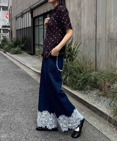 CIAOPANIC(チャオパニック)の「裾レースワイドストレートデニムパンツ(デニムパンツ・レディース・サックスブルー/インディゴブルー・MEDIUM/SMALL/X-SMALL)」の9枚目の写真