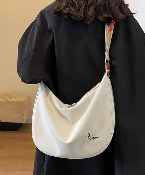 Miniministore(ミニミニストア)の「ショルダーバッグ 大容量 多収納 新作鞄(ショルダーバッグ・レディース・ブラック/アイボリー・FREE)」の4枚目の写真