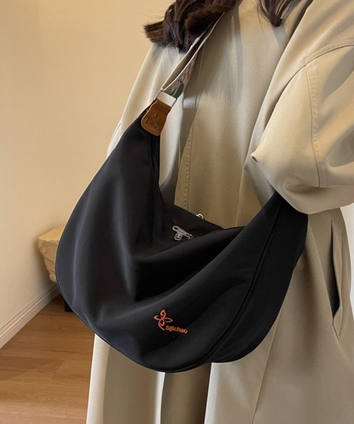 Miniministore(ミニミニストア)の「ショルダーバッグ 大容量 多収納 新作鞄(ショルダーバッグ・レディース・ブラック/アイボリー・FREE)」の10枚目の写真