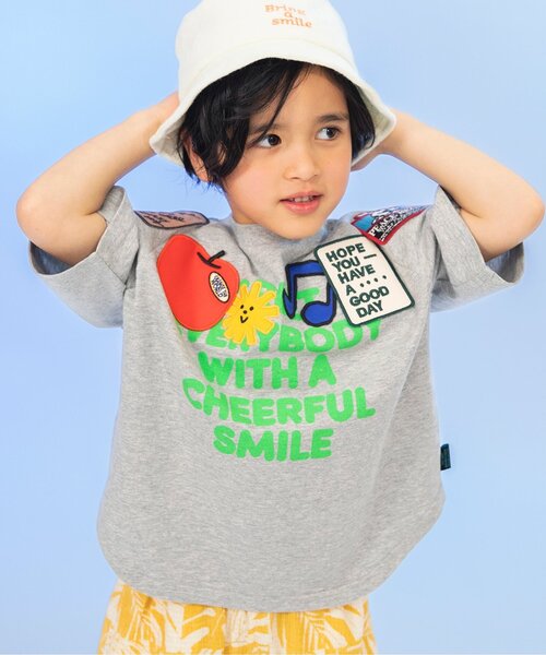 BREEZE(ブリーズ)の「ワッペンいっぱい半袖Tシャツ(Tシャツ/カットソー・キッズ・ブラウン/グレー・80/90/100/110/120/130/140)」の1枚目の写真