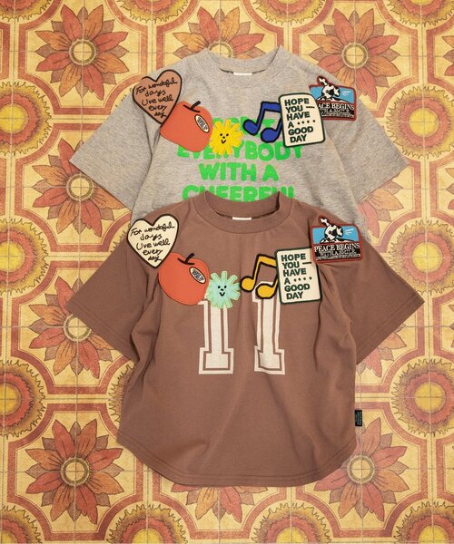 BREEZE(ブリーズ)の「ワッペンいっぱい半袖Tシャツ(Tシャツ/カットソー・キッズ・ブラウン/グレー・80/90/100/110/120/130/140)」の4枚目の写真