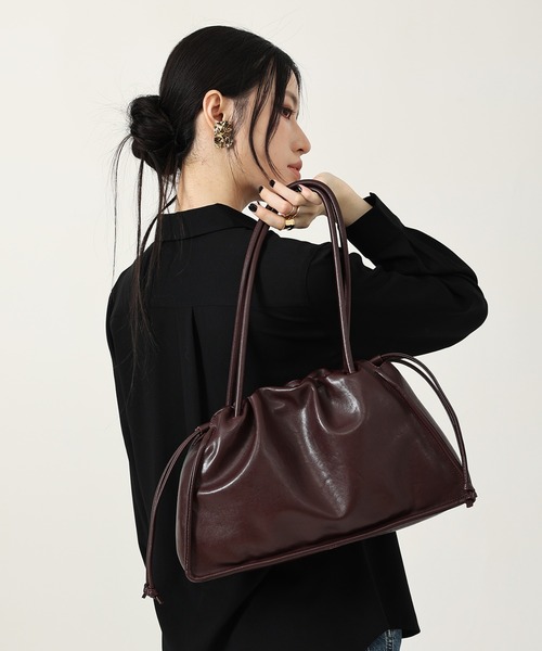 style code(スタイルコード)の「ZOZO限定【STYLE CODE/スタイルコード】フェイクレザー ギャザーバッグ(トートバッグ・レディース・ワインレッド/ブラック・FREE)」の1枚目の写真