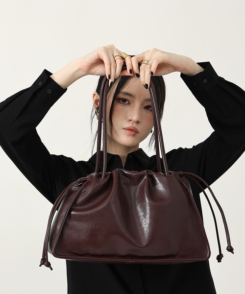 style code(スタイルコード)の「ZOZO限定【STYLE CODE/スタイルコード】フェイクレザー ギャザーバッグ(トートバッグ・レディース・ワインレッド/ブラック・FREE)」の8枚目の写真
