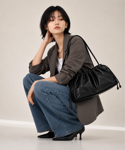style code(スタイルコード)の「ZOZO限定【STYLE CODE/スタイルコード】フェイクレザー ギャザーバッグ(トートバッグ・レディース・ワインレッド/ブラック・FREE)」の10枚目の写真