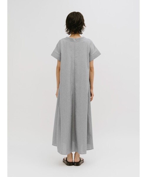 MIDIUMISOLID（ミディウミソリッド）の「MIDIUMISOLID for Ladies リネンライクVネックフレアワンピース（ワンピース・レディース・ベージュ/ライトグレー・FREE）」の10枚目の写真
