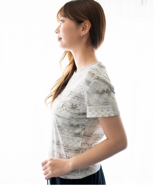 GORGE(ゴージ)の「《レース柄プリント×ビジューロゴ》Tシャツ/Y2K×フェミニン/春夏/全3色(Tシャツ/カットソー・レディース・オフホワイト/チャコール/ピンク・F)」の5枚目の写真