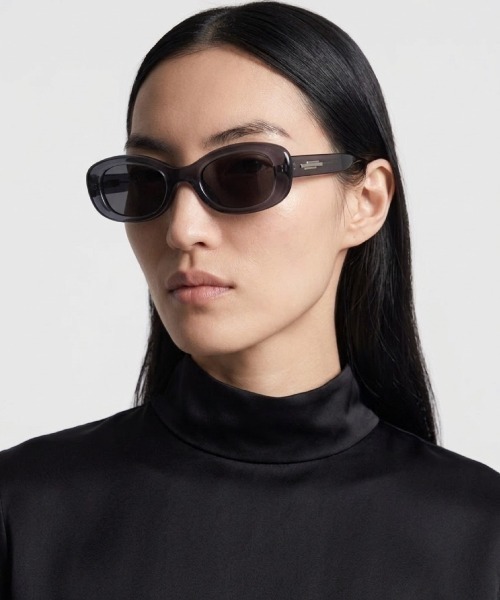 Chikashitsu +(チカシツプラス)の「【Chikashitsu +】square sunglasses (3color) / 【チカシツプラス】スクエアサングラス(サングラス・メンズ・グレー/ブラック/ホワイト・ONE SIZE)」の3枚目の写真