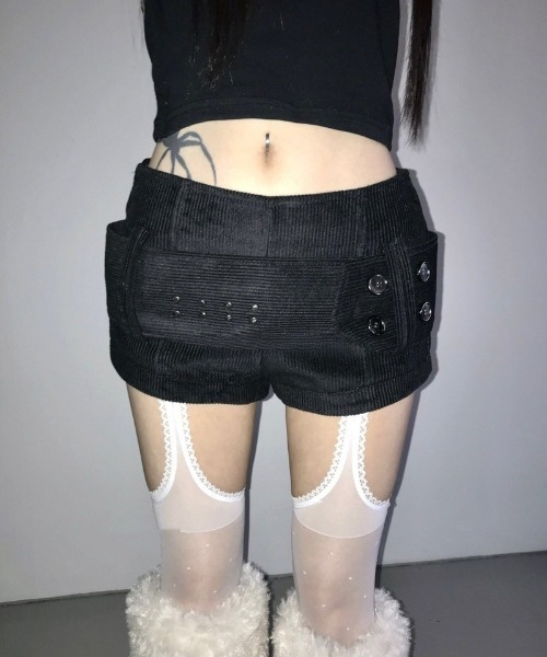 おしゃれスタ（オシャレスタ）の「ダブルアイレットベルトデザインショートパンツ（その他パンツ・レディース・ベージュ/ブラック・XL/S/M/L）」の2枚目の写真