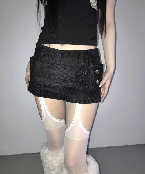 おしゃれスタ（オシャレスタ）の「ダブルアイレットベルトデザインショートパンツ（その他パンツ・レディース・ベージュ/ブラック・XL/S/M/L）」の4枚目の写真