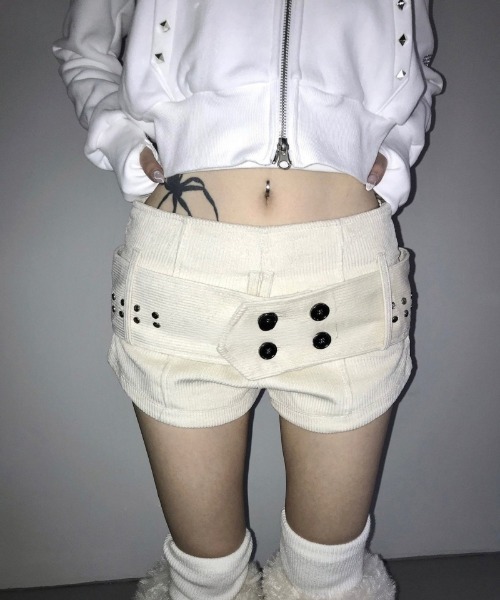 おしゃれスタ（オシャレスタ）の「ダブルアイレットベルトデザインショートパンツ（その他パンツ・レディース・ベージュ/ブラック・XL/S/M/L）」の6枚目の写真