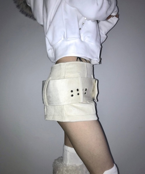 おしゃれスタ（オシャレスタ）の「ダブルアイレットベルトデザインショートパンツ（その他パンツ・レディース・ベージュ/ブラック・XL/S/M/L）」の7枚目の写真