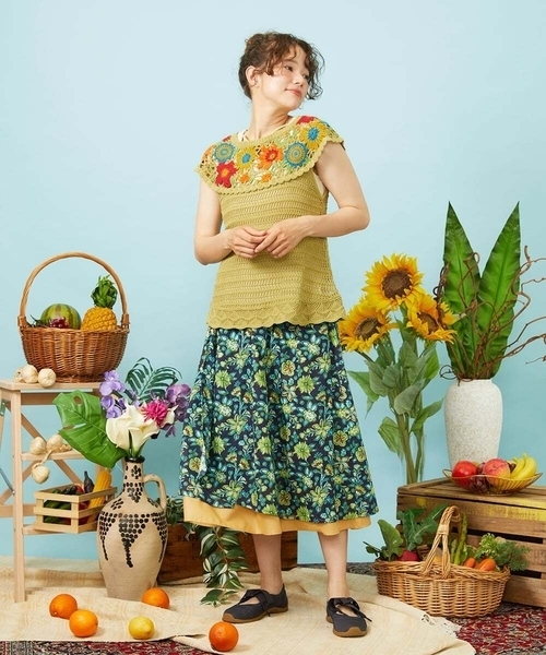Jocomomola(ホコモモラ)の「Verano en La Mancha フラワープリントスカート(スカート・レディース・ネイビー/アイボリー・40)」の4枚目の写真