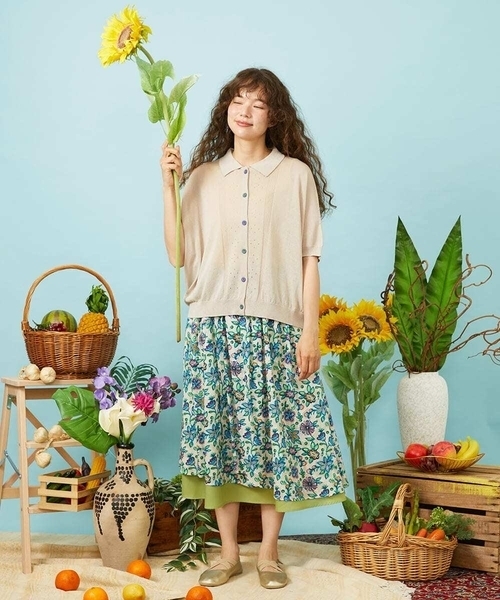 Jocomomola(ホコモモラ)の「Verano en La Mancha フラワープリントスカート(スカート・レディース・ネイビー/アイボリー・40)」の20枚目の写真