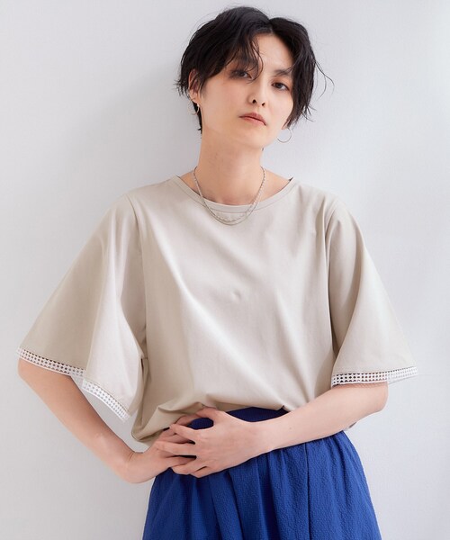 OPAQUE.CLIP(オペークドットクリップ)の「袖口レースフレアスリーブカットソー【洗濯機OK】(Tシャツ/カットソー・レディース・ブラック/ナチュラル/ブラウン系その他・42/40/38)」の3枚目の写真