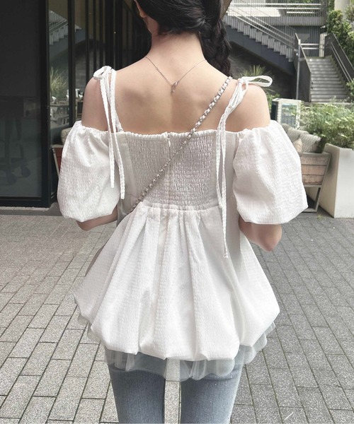 INGNI(イング)の「【WEB限定】裾チュールバルーンオフショルチュニック(シャツ/ブラウス・レディース・オフホワイト/ブラック・M)」の6枚目の写真