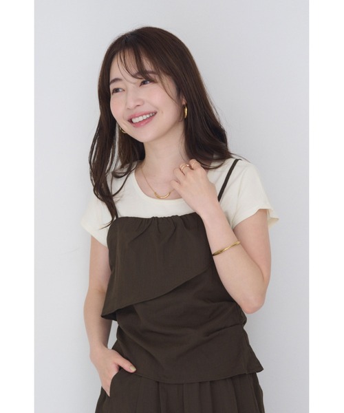 FMiBL(ファミル)の「ラッフルキャミレイヤードトップス(Tシャツ/カットソー・レディース・ブラウン/ライトグレー・FREE)」の5枚目の写真