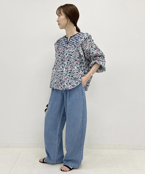 SLOBE IENA(スローブイエナ)の「《WEB限定/3サイズ展開/追加6》LEDENIM TUCK TROUSERデニム(デニムパンツ・レディース・ブルー・34/38)」の16枚目の写真
