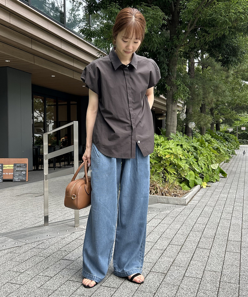 SLOBE IENA(スローブイエナ)の「《WEB限定/3サイズ展開/追加6》LEDENIM TUCK TROUSERデニム(デニムパンツ・レディース・ブルー・34/38)」の17枚目の写真
