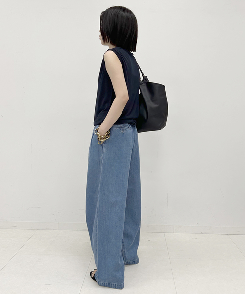 SLOBE IENA(スローブイエナ)の「《WEB限定/3サイズ展開/追加6》LEDENIM TUCK TROUSERデニム(デニムパンツ・レディース・ブルー・34/38)」の21枚目の写真