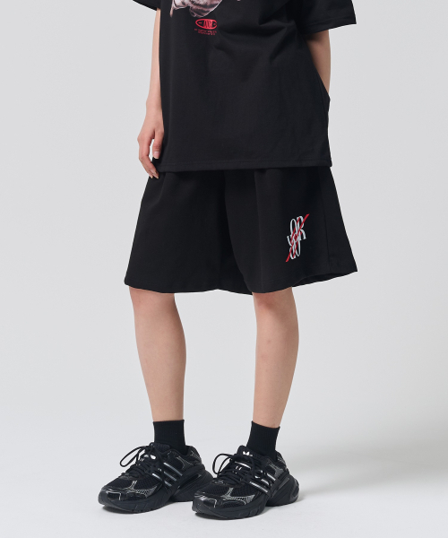 OUNDERR(オアンダーアール)の「REVERSE OR ロゴハーフパンツ (ブラック)(その他パンツ・レディース・その他・MEDIUM/LARGE/X-LARGE)」の2枚目の写真
