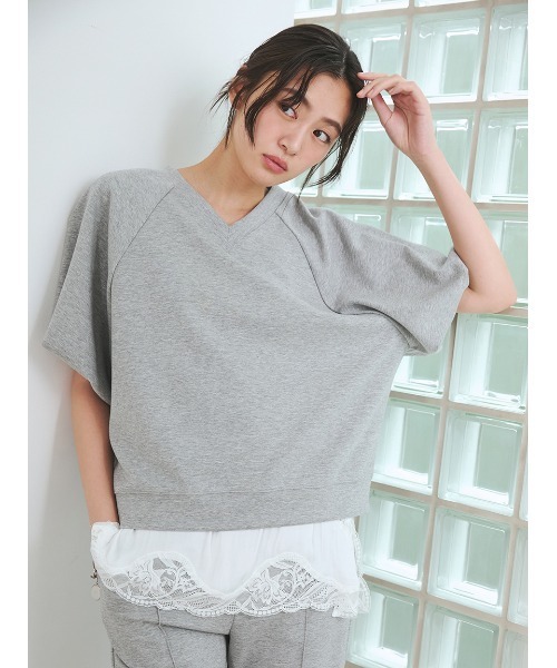 Mila Owen(ミラオーウェン)の「シルキータッチレースレイヤードトップス(Tシャツ/カットソー・レディース・イエロー/ブラック/グレー/アイボリー・F)」の3枚目の写真