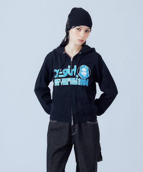 X-girl(エックスガール)の「FACE AND LOGO COMPACT ZIP UP SWEAT HOODIE(パーカー・レディース・アッシュ/ブラック・S/M)」の19枚目の写真