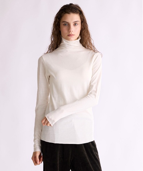 WALANCE(ワランス)の「COTTON CASHMERE HIGH NECK T(Tシャツ/カットソー・レディース・オフホワイト・FREE)」の11枚目の写真