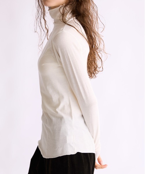 WALANCE(ワランス)の「COTTON CASHMERE HIGH NECK T(Tシャツ/カットソー・レディース・オフホワイト・FREE)」の12枚目の写真